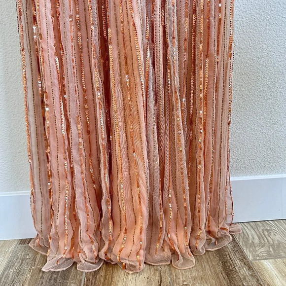 Mac Duggal Sequined Striped Sleeveless V Neck A Line Gown in Apricot - Size 14 - Picture 5 of 11